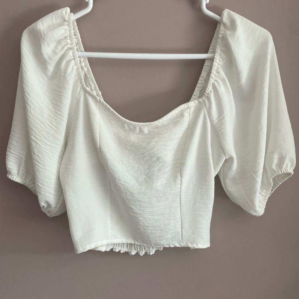 White puff sleeve altard state top